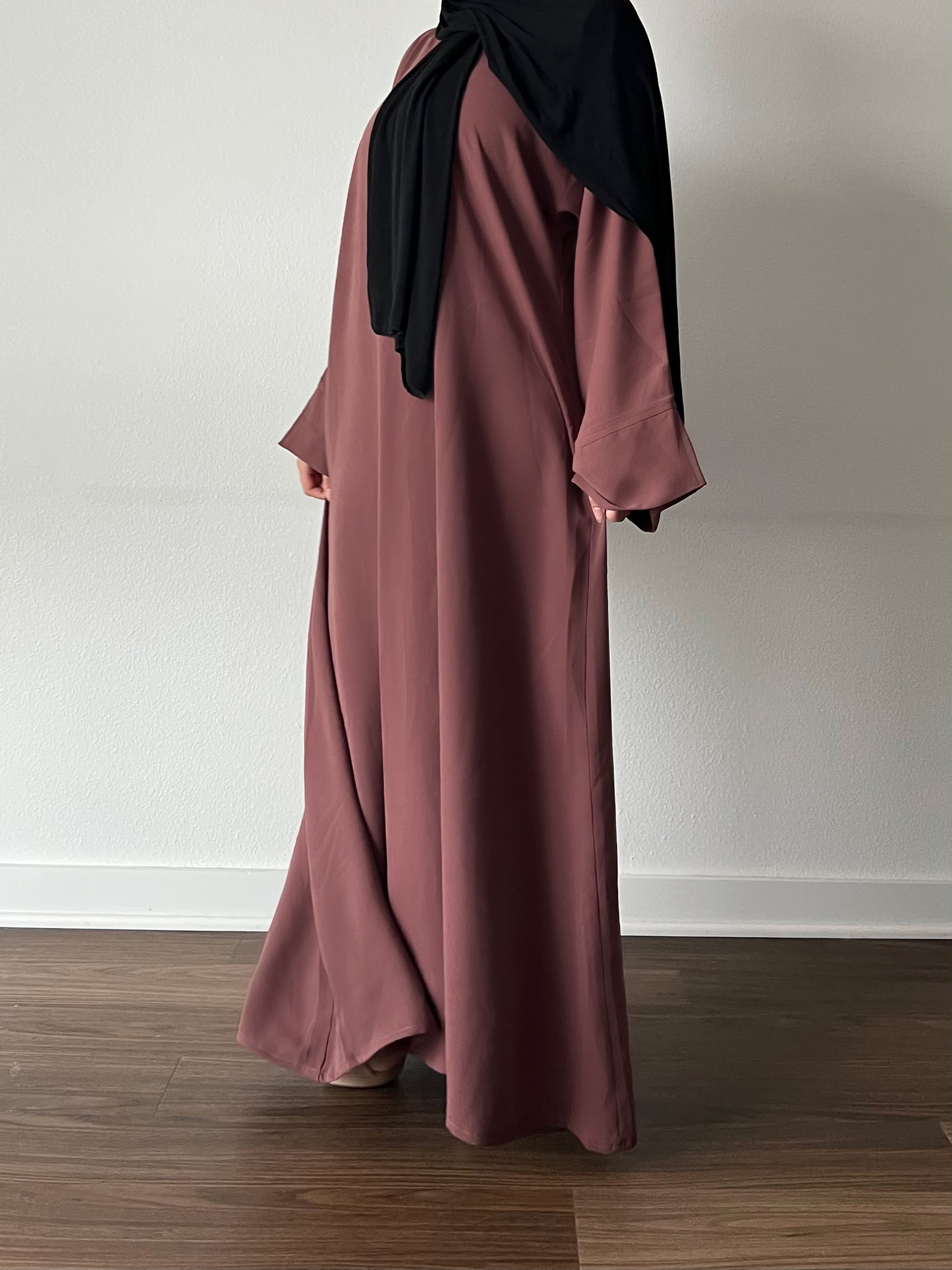 Amira Abaya in Brick Brown